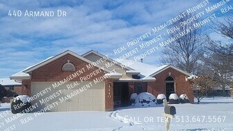 440 Armand Dr in Troy, OH - Building Photo