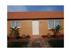 1544 NW 8th Ave in Fort Lauderdale, FL - Building Photo - Building Photo