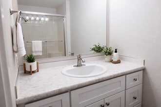 Manor Terrace in Athens, TX - Building Photo - Building Photo