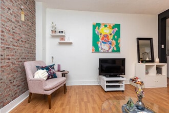 32 Barrington Av in Toronto, ON - Building Photo - Building Photo