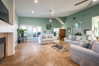 Pass Pointe Apartments in Biloxi, MS - Building Photo - Interior Photo