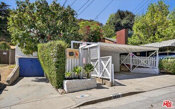 2565 Glen Green St in Los Angeles, CA - Building Photo - Building Photo