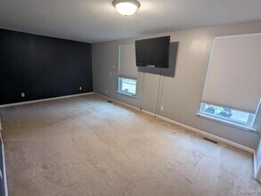 1834 Almont St in Ferndale, MI - Building Photo - Building Photo