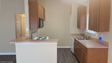 1702 Hope Town Dr in Mansfield, TX - Foto de edificio - Building Photo