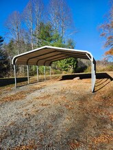 469 Berea Church Rd in Hendersonville, NC - Foto de edificio - Building Photo