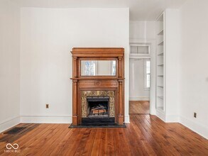 1118 E St Clair St in Indianapolis, IN - Foto de edificio - Building Photo