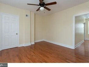 2207 Bainbridge St in Philadelphia, PA - Building Photo - Building Photo