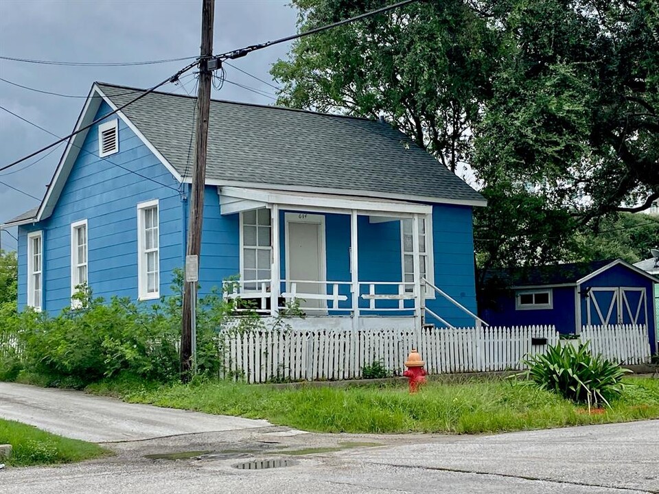 614 7th St in Galveston, TX - Foto de edificio