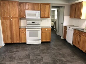 11107 Leisure Ln in St. Louis, MO - Building Photo - Building Photo