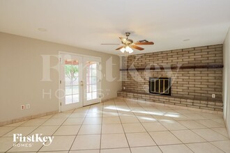 1401 W Surrey Ave in Phoenix, AZ - Building Photo - Building Photo