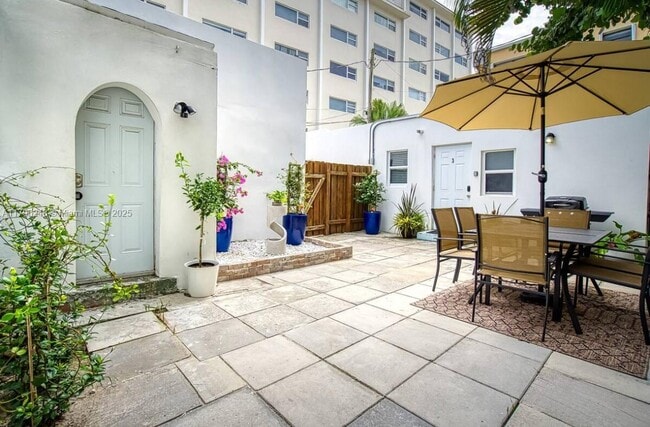 310 Oregon St, Unit 3 in Hollywood, FL - Building Photo - Building Photo