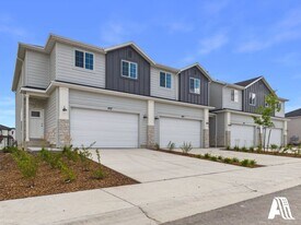 437 E 650 N in Salem, UT - Building Photo