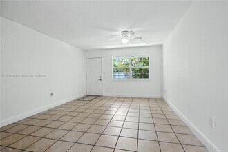 10848 NE 3rd Ct in Miami, FL - Building Photo - Building Photo