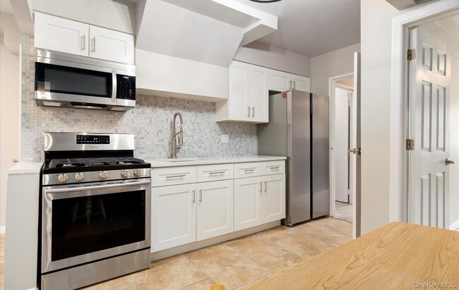 25-53-53 College Point Blvd in New York, NY - Building Photo - Building Photo