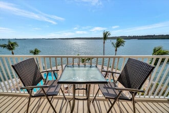 8800 Bay Pines Blvd in St. Petersburg, FL - Building Photo - Building Photo