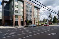 Triton Court in Lynnwood, WA - Foto de edificio - Building Photo