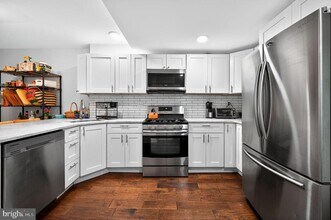 2211 N Howard St in Philadelphia, PA - Building Photo - Building Photo