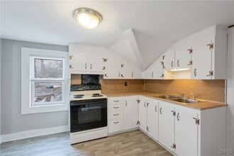 19 Park St in Pulaski, NY - Building Photo - Building Photo