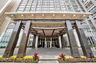 655 W Irving Park Rd, Unit 4808 in Chicago, IL - Building Photo