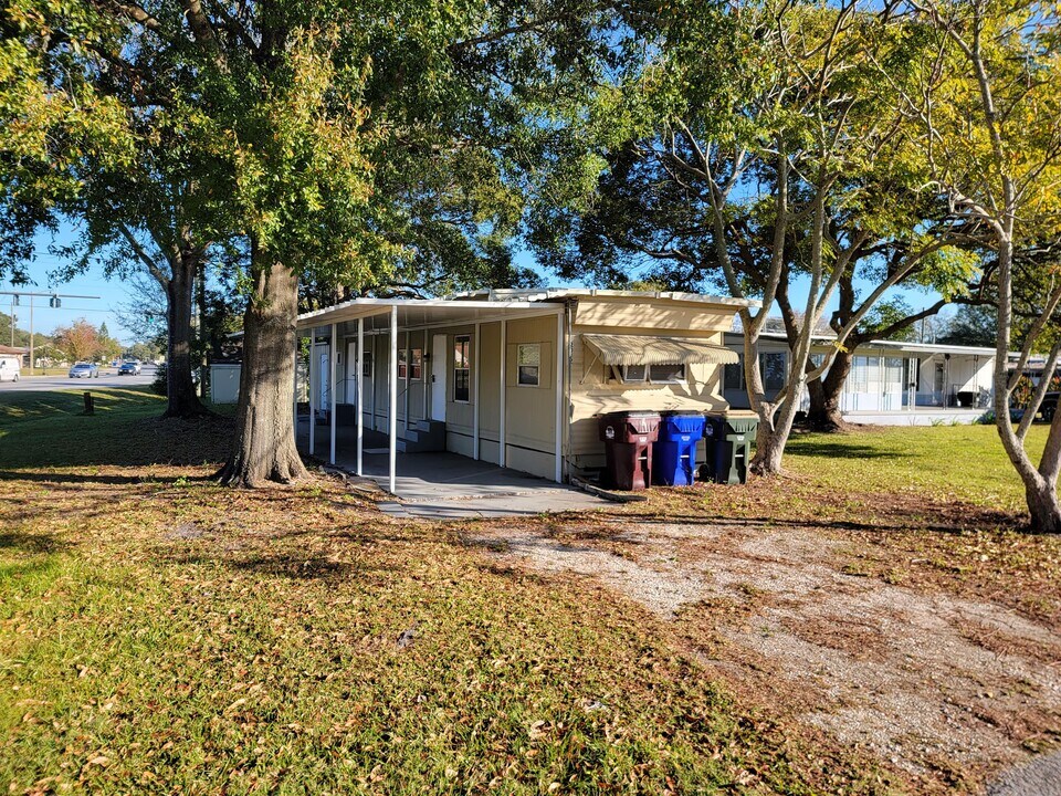 2012 Palm St in St. Cloud, FL - Building Photo