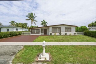 3825 SW 33rd St in West Park, FL - Building Photo