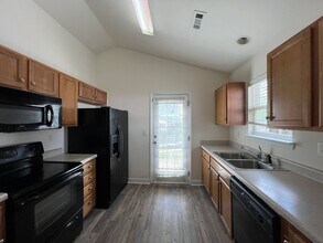 2632 Reid Park Ln in Charlotte, NC - Building Photo - Building Photo