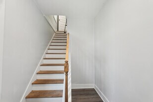 502 W 48th St, Unit B in Savannah, GA - Building Photo