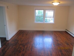 23 Gagne St, Unit 2 in Rochester, NH - Building Photo - Building Photo