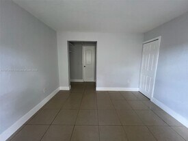 1281 NW 60th St in Miami, FL - Building Photo