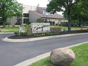 The Conifers in Miamisburg, OH - Foto de edificio - Building Photo