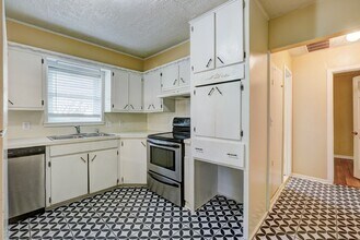 410 Dakota St in Norman, OK - Building Photo - Building Photo