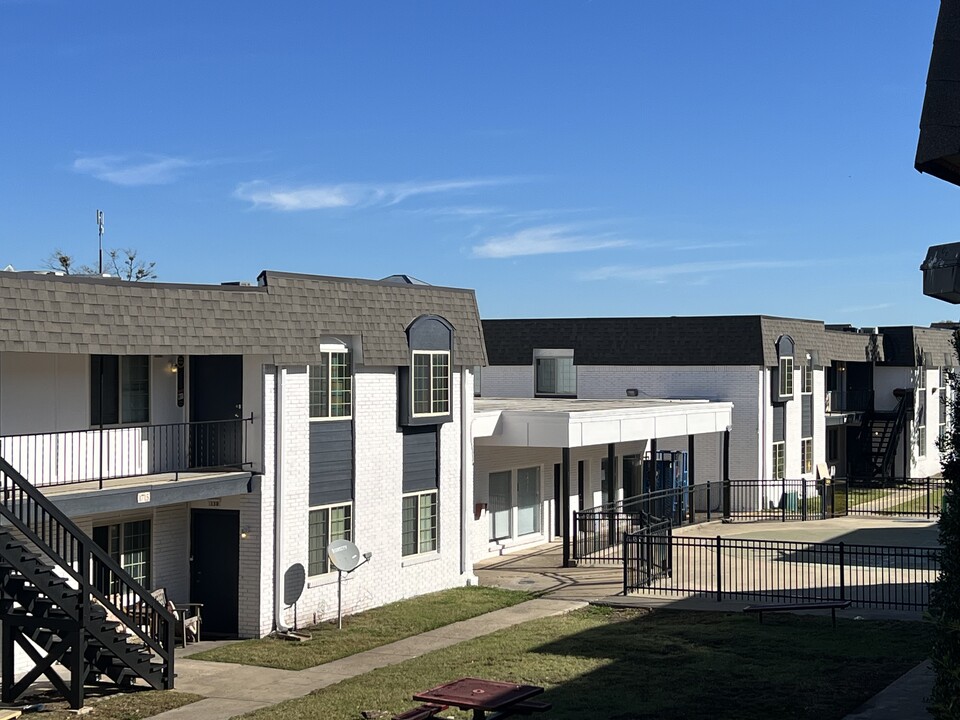 Autumn Ridge Apartments in Tulsa, OK - Building Photo