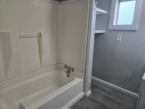 35312 N Newport Hwy in Chattaroy, WA - Building Photo - Building Photo