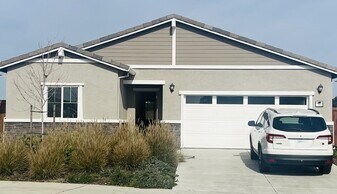 1830 Orange Blossom Ln in Dixon, CA - Building Photo