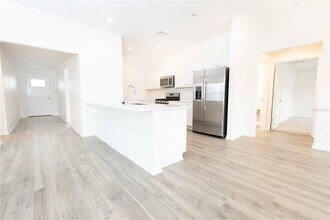 2498 Alder Ave in Okahumpka, FL - Building Photo - Building Photo