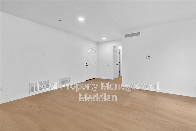 2424 Cloverdale St in Arlington, TX - Building Photo - Building Photo