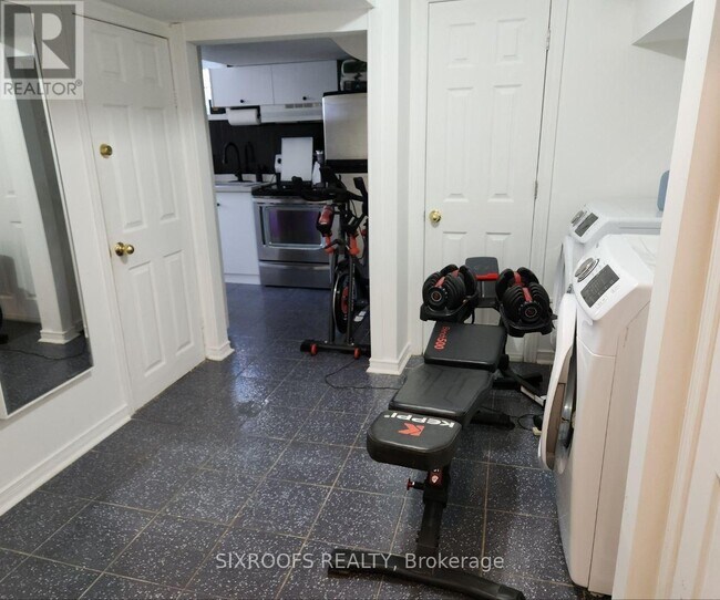 332 Homewood Ave in Toronto, ON - Building Photo - Building Photo