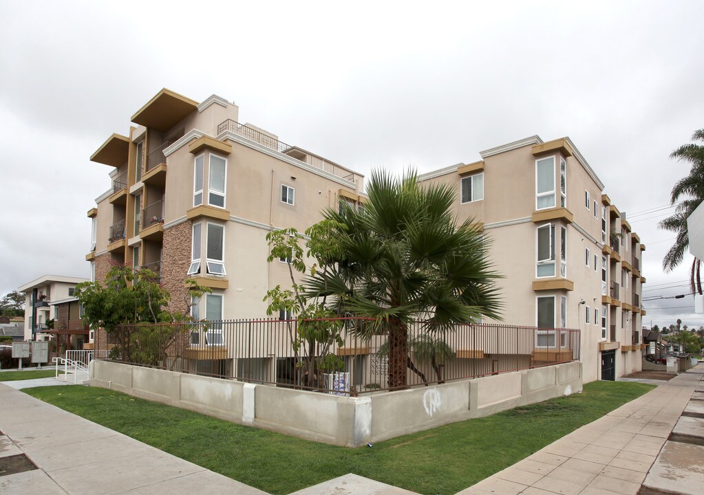 Illinois Street Apartments in San Diego, CA - Foto de edificio