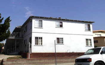 405-407 E Cedar Ave in Burbank, CA - Building Photo - Building Photo