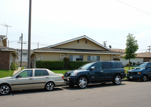 1017 N Shattuck Pl in Orange, CA - Building Photo - Building Photo