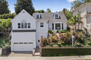 13324 Valley Vista Blvd in Los Angeles, CA - Building Photo