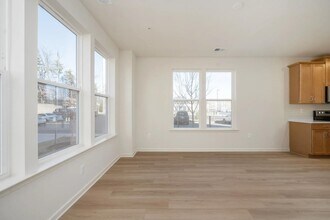 Neabsco Commons in Woodbridge, VA - Foto de edificio - Interior Photo