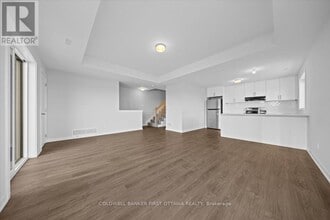 110 Parnian Private in Ottawa, ON - Building Photo - Building Photo