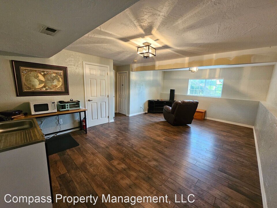 405 W 22nd Ave Photo