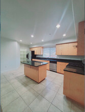 11312 Huston St in Los Angeles, CA - Building Photo - Building Photo