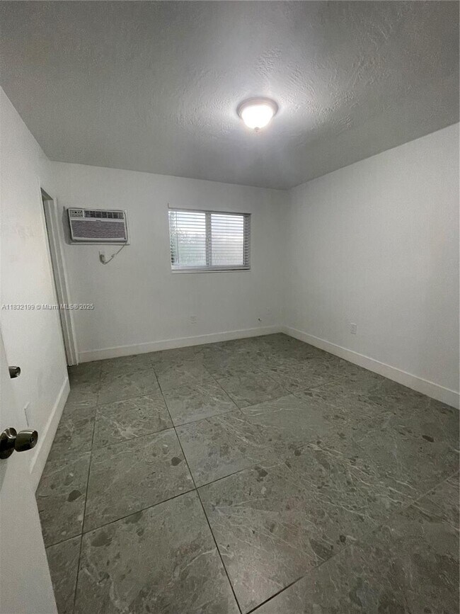 1100 SW 36th Ct in Miami, FL - Building Photo - Building Photo