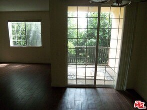 962 S Gramercy Dr in Los Angeles, CA - Building Photo - Building Photo