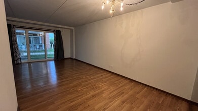 8713 Ballard Rd in Des Plaines, IL - Building Photo - Building Photo