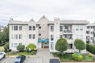 Villa Christina in Abbotsford, BC - Building Photo