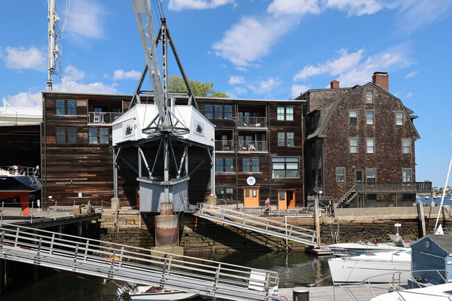 Topmast in Marblehead, MA - Building Photo - Building Photo